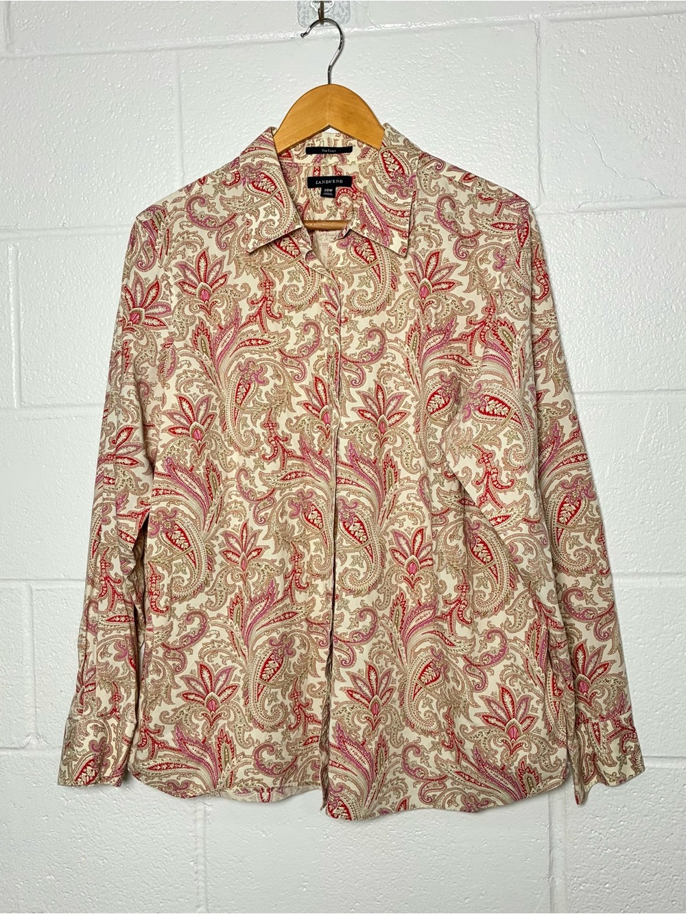 Lands’ End pink red floral paisley no iron cotton button down top